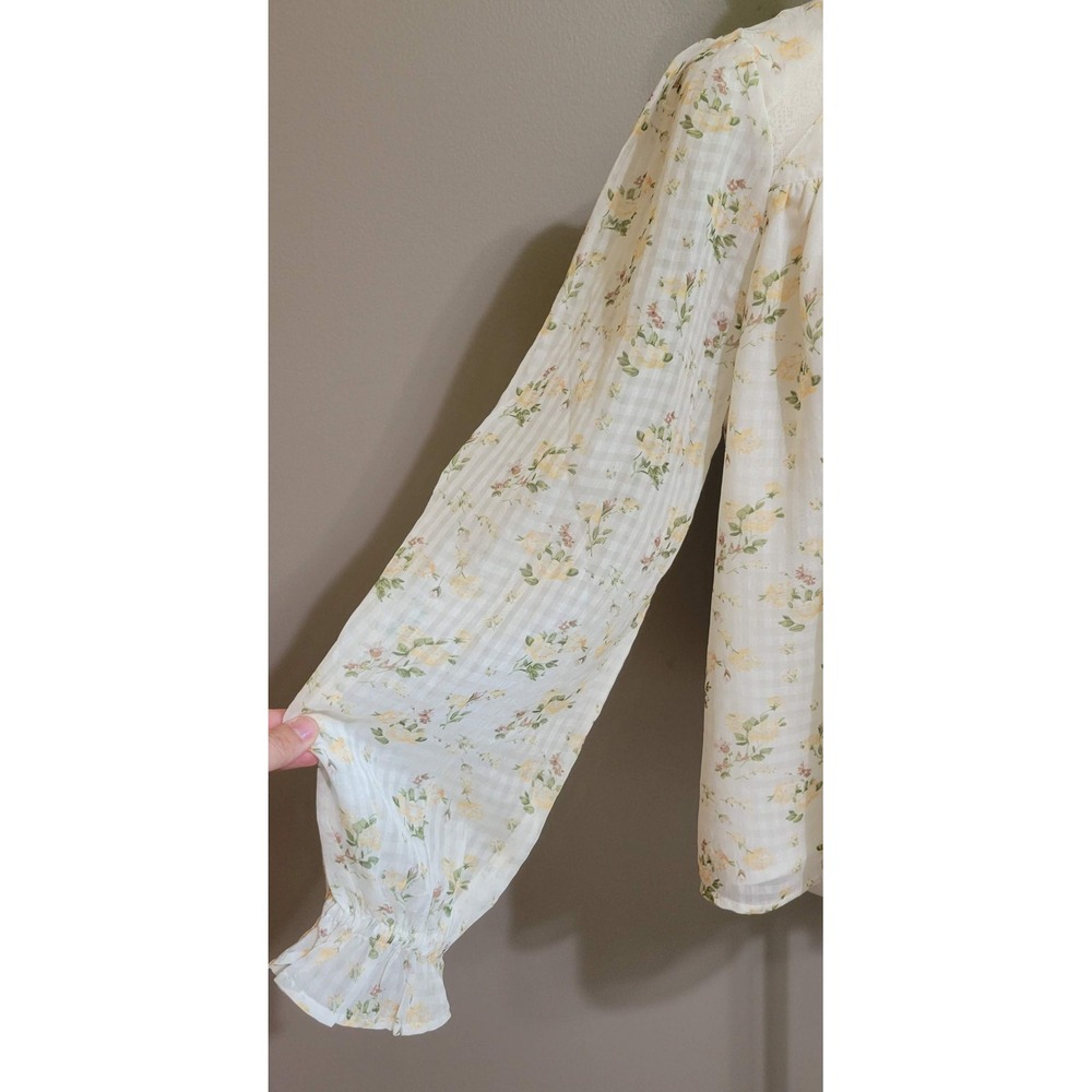 DIZZY LIZZY Floral Lace Peasant Blouse - Picture 8 of 10